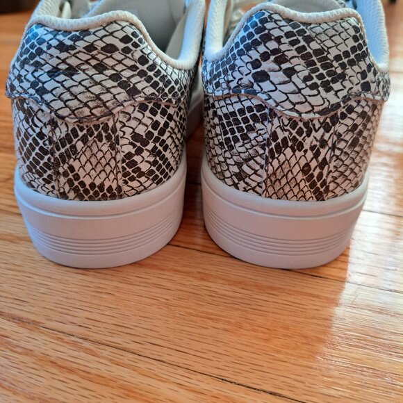 K-Swiss Women’s Size 7.5 Snakeskin Print Sneakers White Lace Up Casual Shoes - Picture 3 of 9